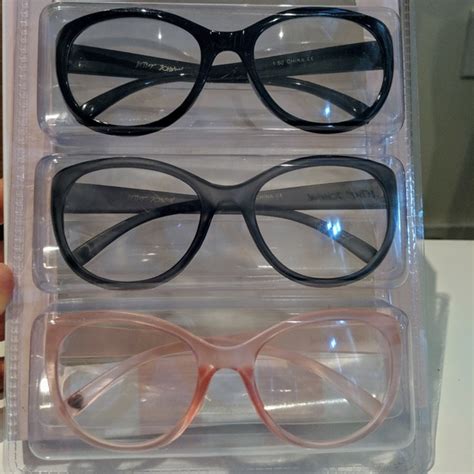 betsey johnson reading glasses 2.5.